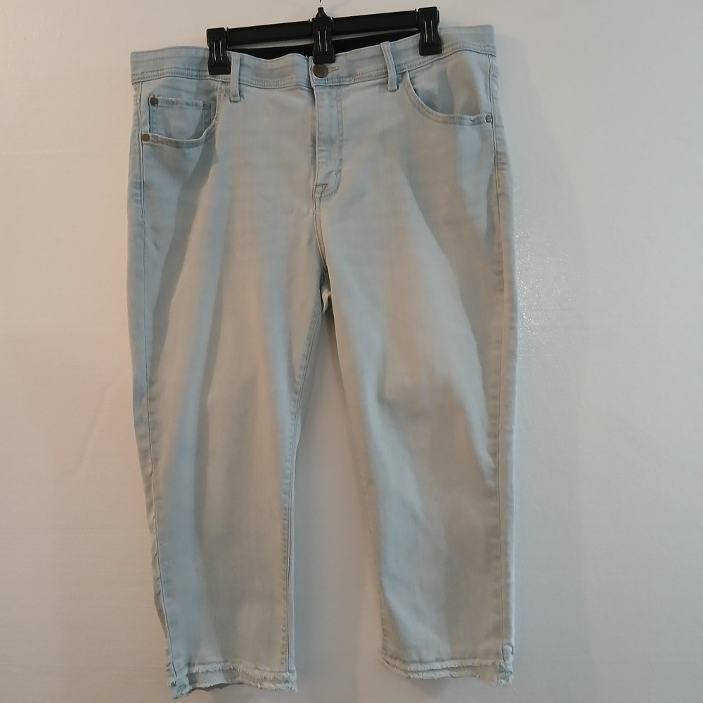 Evri Lady Jeans Sz 18 Capri Jeans Light Wash Denim Elastic Comfort Waist Band